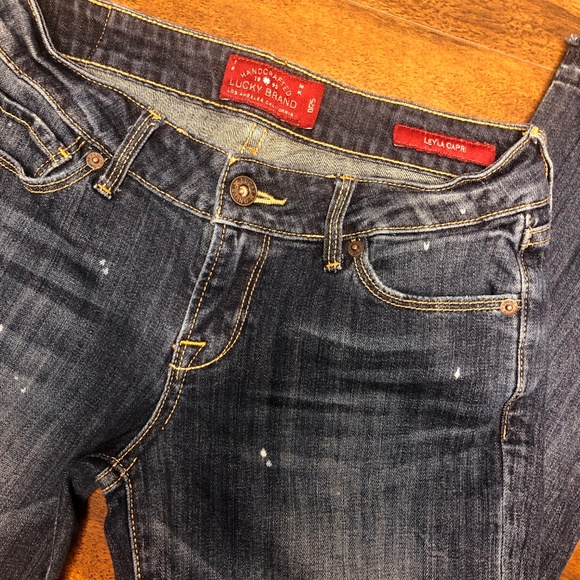 Lucky Brand Leyla Capri Denim. - Picture 3 of 7